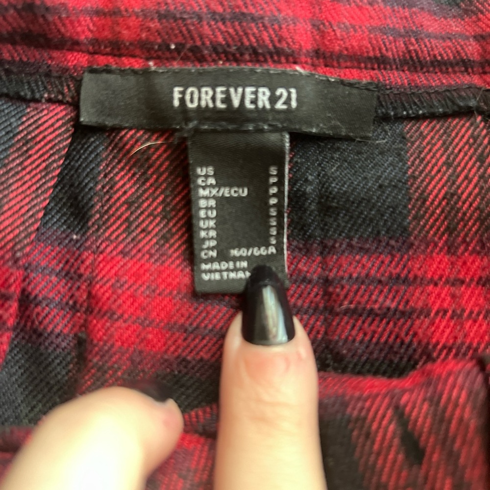 Forever 21 red and black plaid, pleated skirt